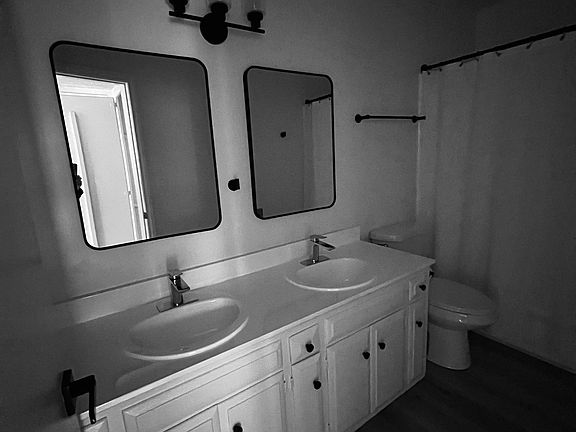 2nd image of 20880 Ventura Blvd APT 7