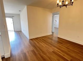 8425 NW 8th St APT 406, Miami, FL 33126