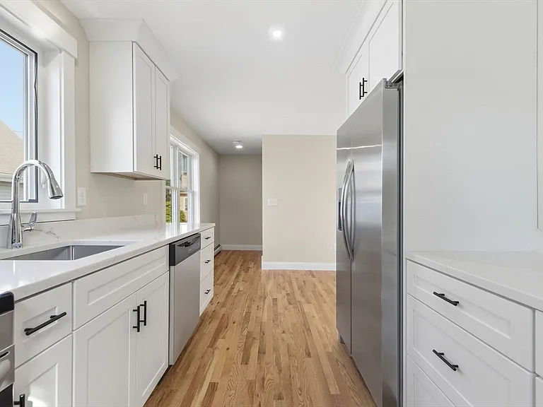 20 Beacon St #2 — Photo 2
