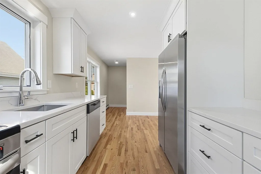 Building Photo - 20 Beacon St #2