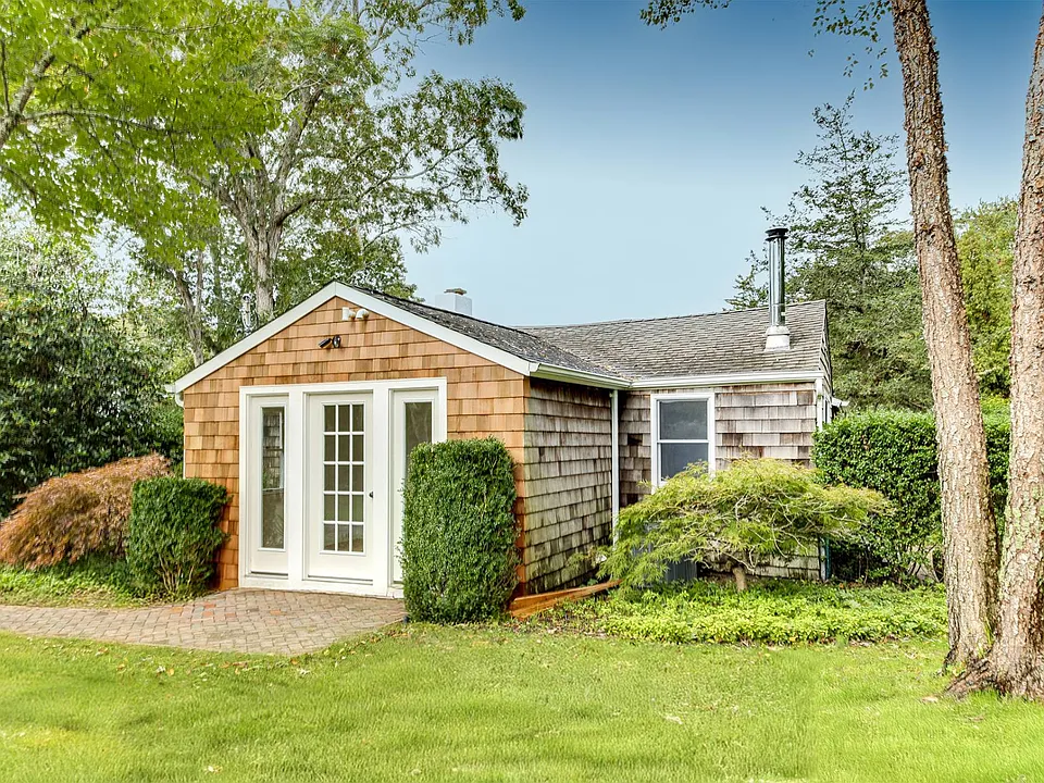 319 Three Mile Harbor Rd