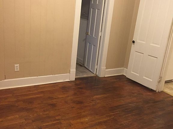 4th image of 606 E Quincy St