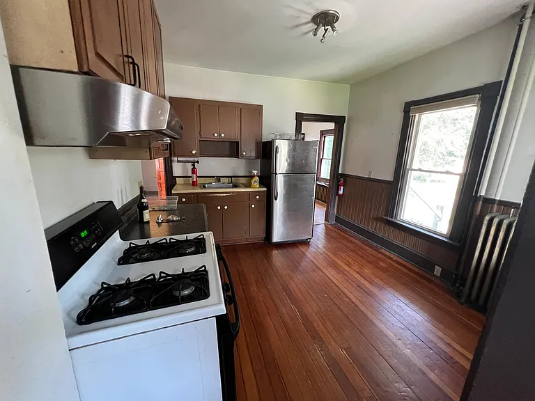 114 N Prospect St #B — Photo 14