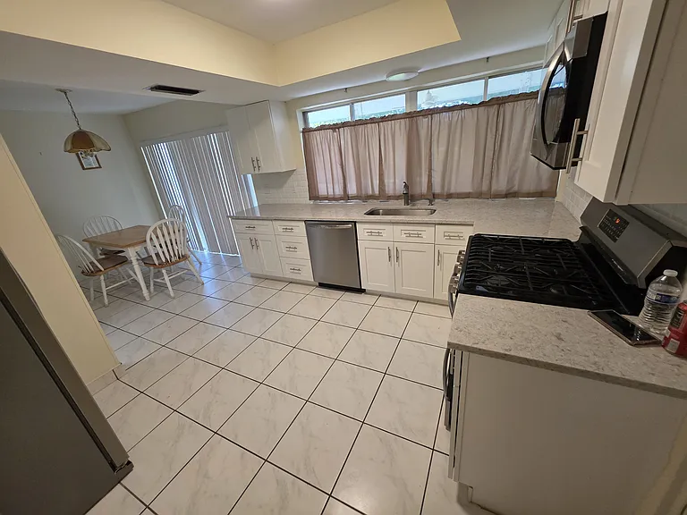 9175 NW 25th St — Photo 5