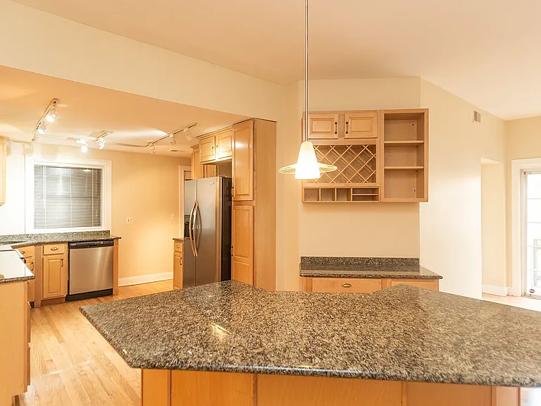 1234 N Dearborn Pkwy #1F — Photo 8