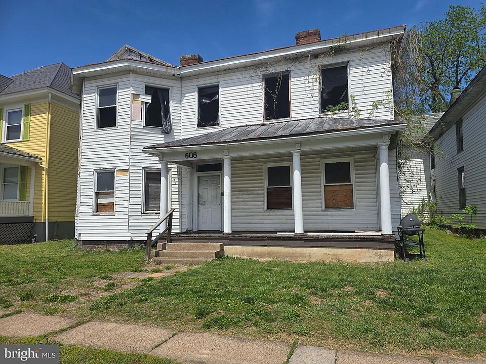 1st image of 608 Church St
