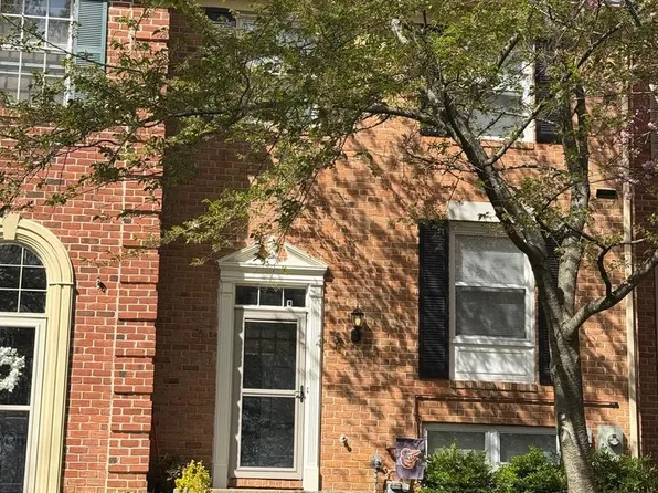 4 Silver Fox Ct, Cockeysville, MD 21030