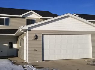 1908 23rd Ave NW, Minot, ND 58703