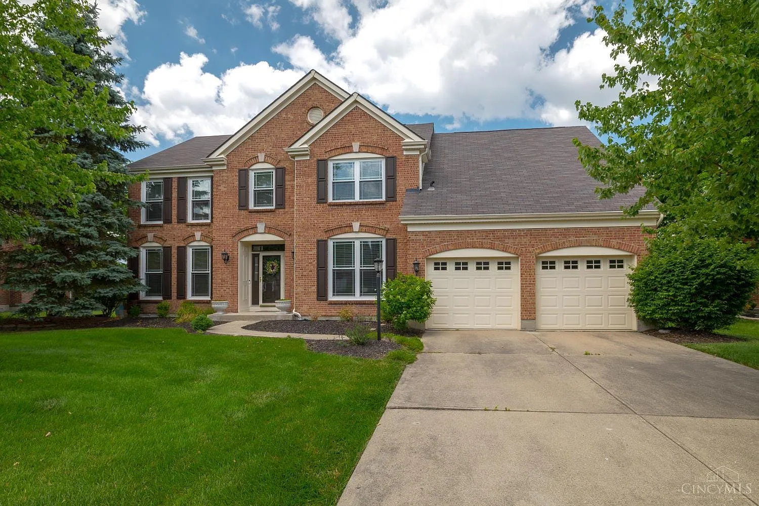 4 bed, 2.5 bath, 3238 sqft, $3,900 — Photo 1