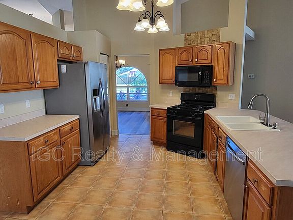 5th image of 4133 Long Leaf Dr