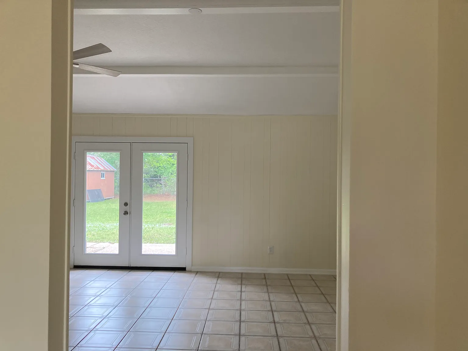 3 bed, 1.5 bath, 1372 sqft, $1,400 — Photo 3
