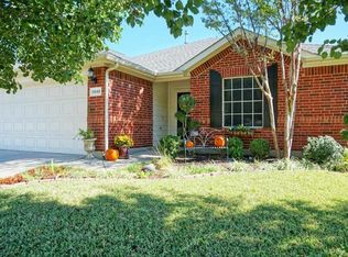 11848 Hickory Cir, Fort Worth, TX 76244