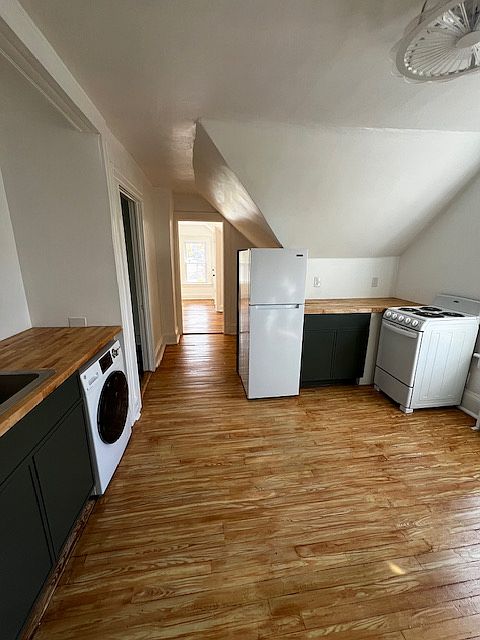 2nd image of 120 Kelsey St #1