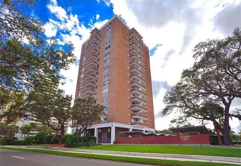 1st image of 4015 Bayshore Blvd APT 3A