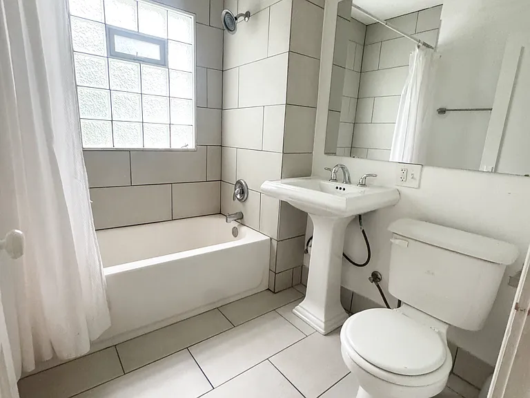 4001 Kenwood Ave #2 — Photo 9