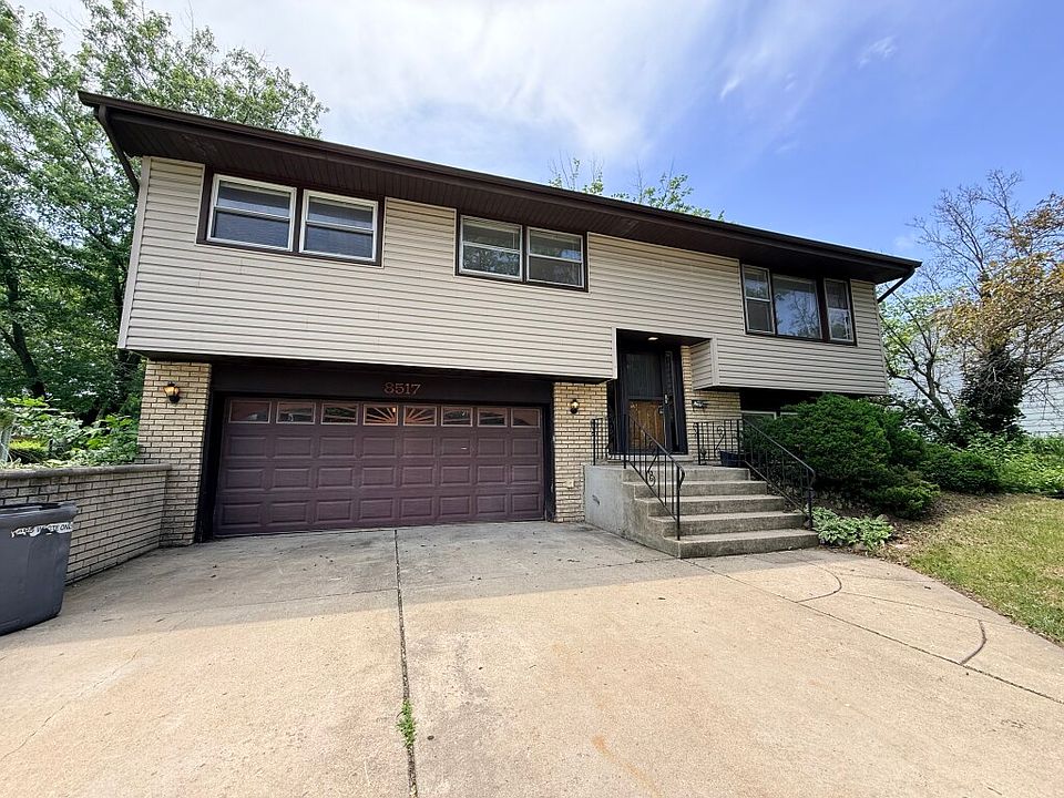 1st image of 8517 W 87th Pl #1