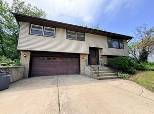 8517 W 87th Pl, Oak Lawn, IL 60457
