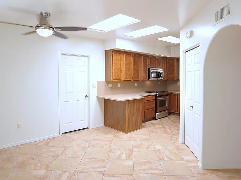 1600 E Deer Shadow Ln — Photo 20