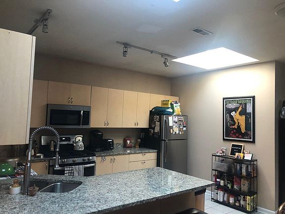 2nd image of 1902 W North Ave Unit 3