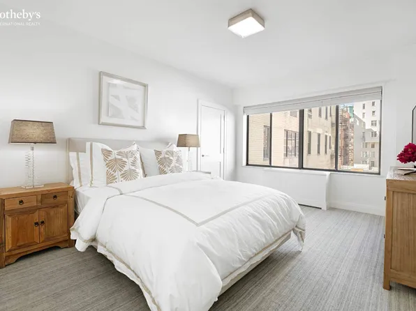 900 Park Avenue image 9 of 12