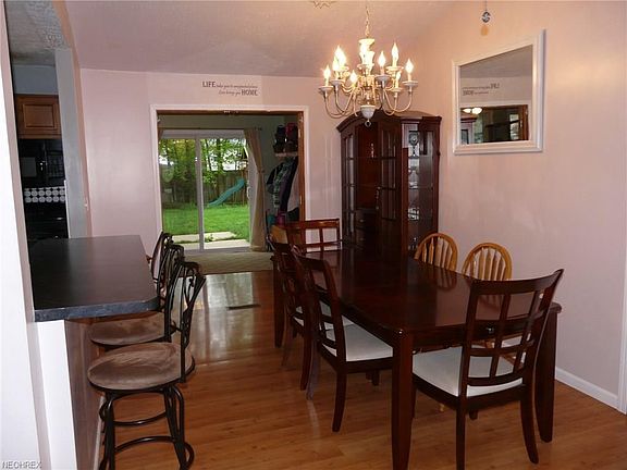 4th image of 4080 Saint James Dr