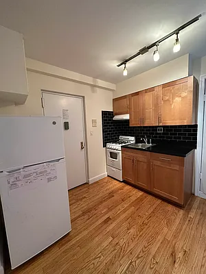 Rented by Waverly Realty Associates | media 23