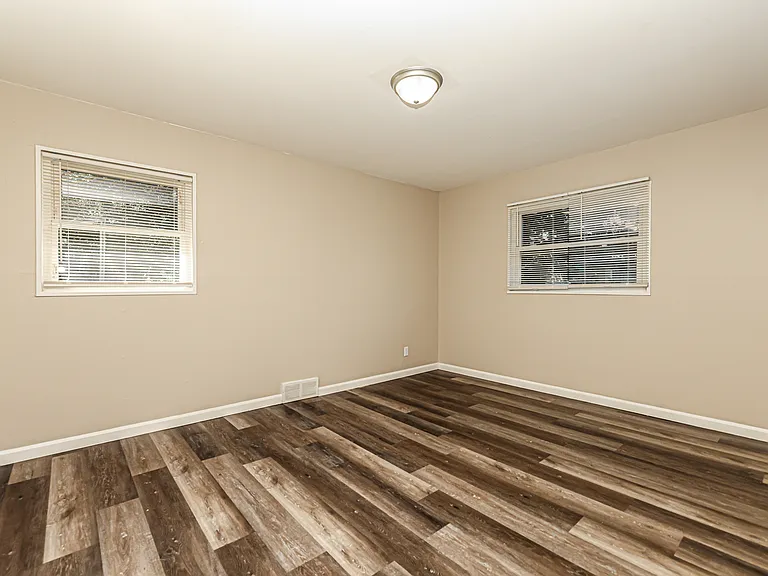 2205 Hazel Ave — Photo 11