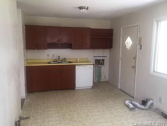 2nd image of 2401 Afton Ln