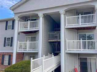 4334 Arrow Tree Dr APT J, Saint Louis, MO 63128
