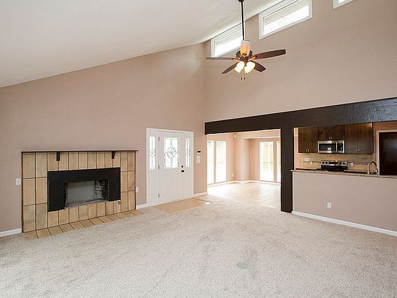 Spacious living room