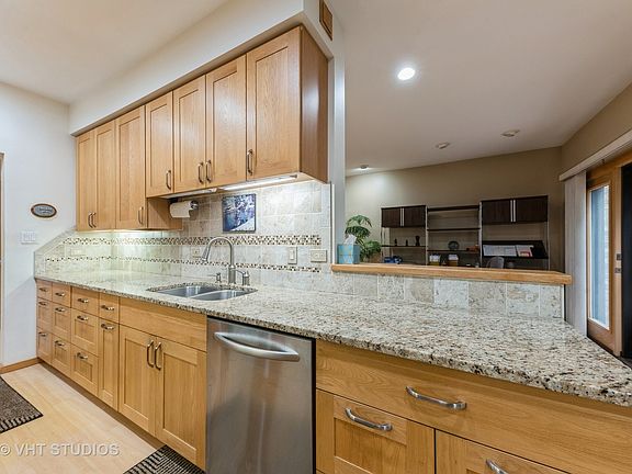 3rd image of 27 Lake Katherine Way