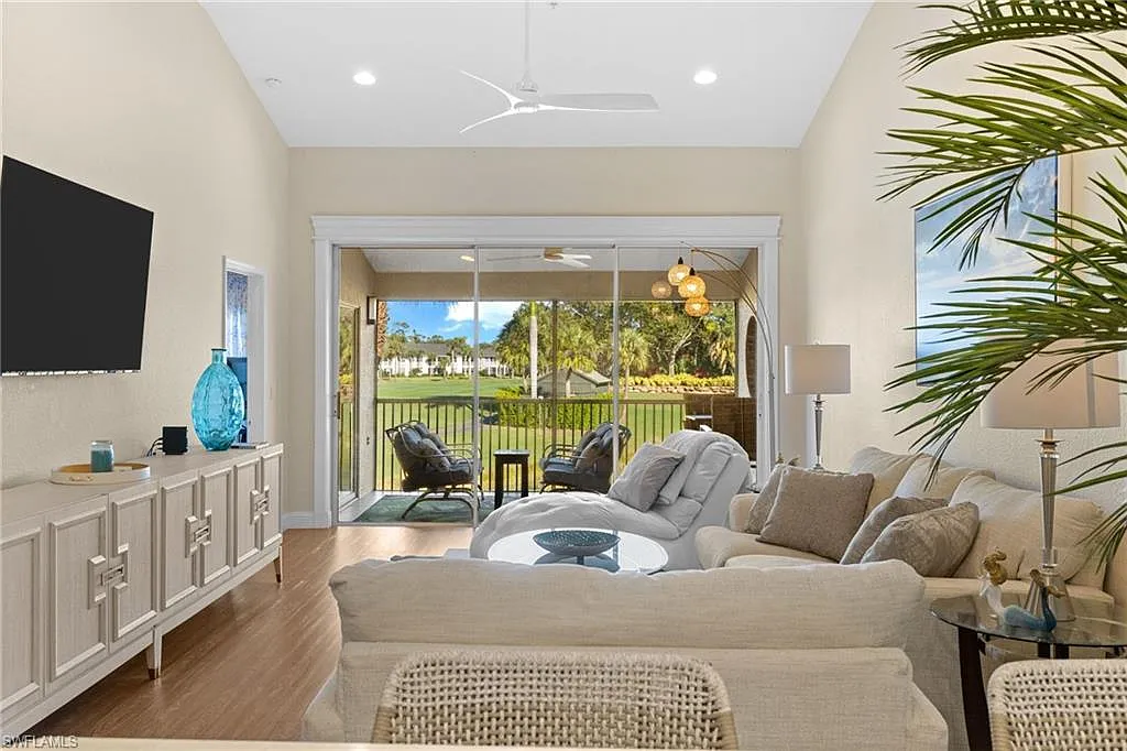2 bed, 2.0 bath, 1433 sqft, $8,000 — Photo 2