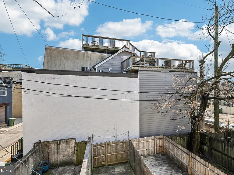 49 E Heath St — Photo 38