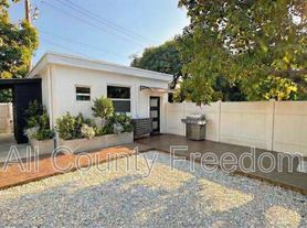 220 NW 126th St, Miami, FL