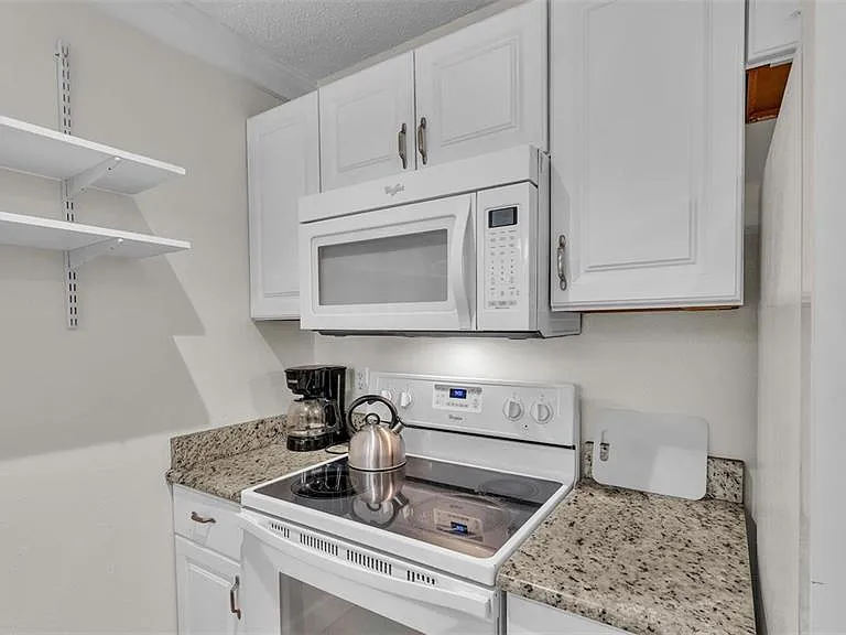 900 Avenue Z SE #A3 — Photo 7