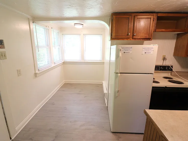 363 W Main St #R — Photo 7