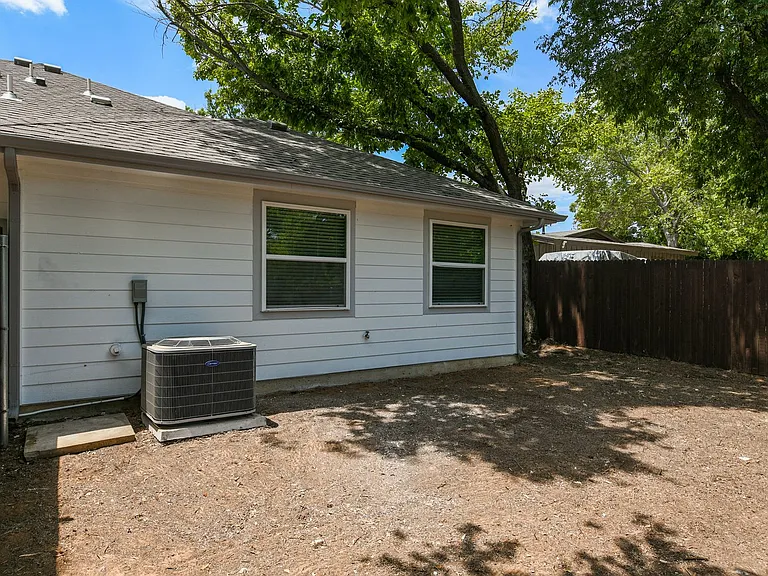 2501 Windy Pine Ln — Photo 32
