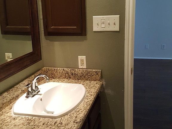 3rd image of 4107 Medical Dr #6
