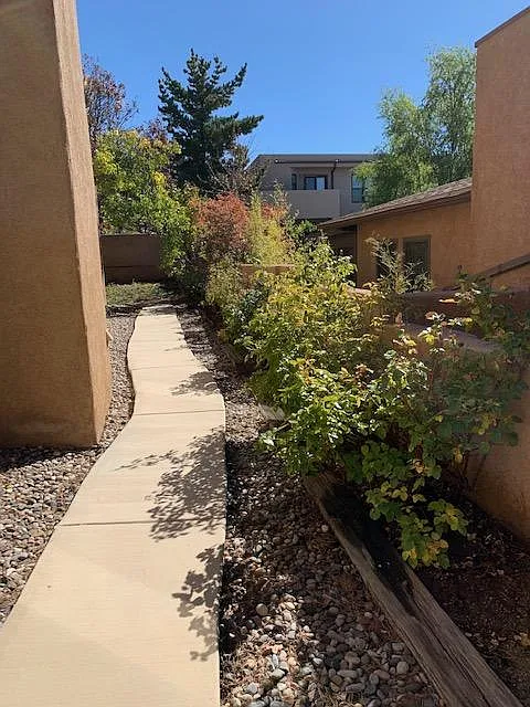 2018 Monte Largo Dr NE — Photo 3