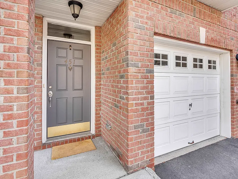 451 Albany Ct — Photo 40