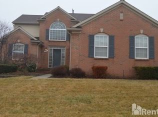 2794 Long Meadow Ln, Rochester Hills, MI 48307
