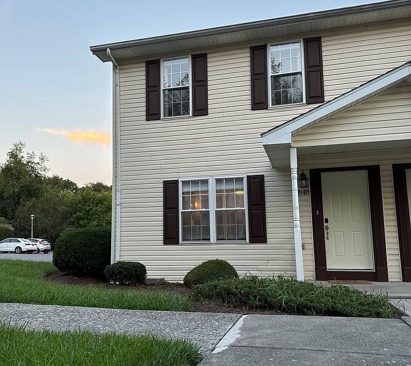 1st image of 848 Patrick Henry Dr