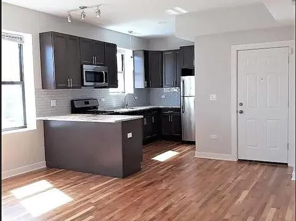 3233 W Potomac Ave #2N, Chicago, IL 60651