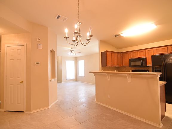 4th image of 5106 Allegany Dr