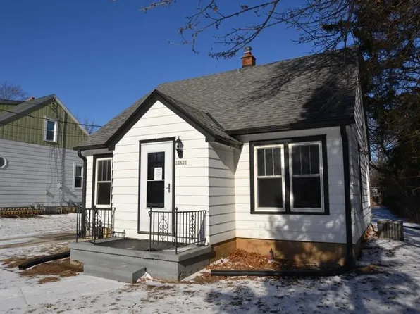 12420 West Honey LANE, New Berlin, WI 53151