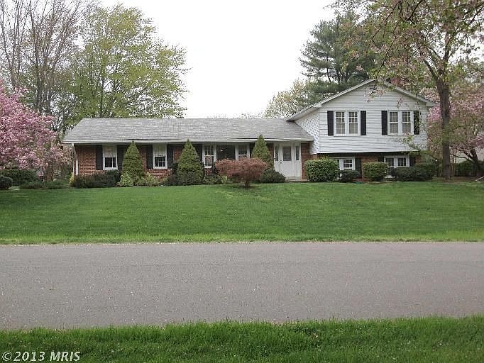 1st image of 2729 Clarkes Landing Dr