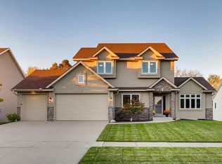 3040 Bobcat Trl NW, Prior Lake, MN 55372