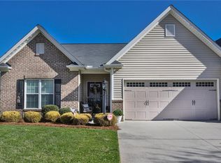 6235 Gough Ct, Clemmons, NC 27012