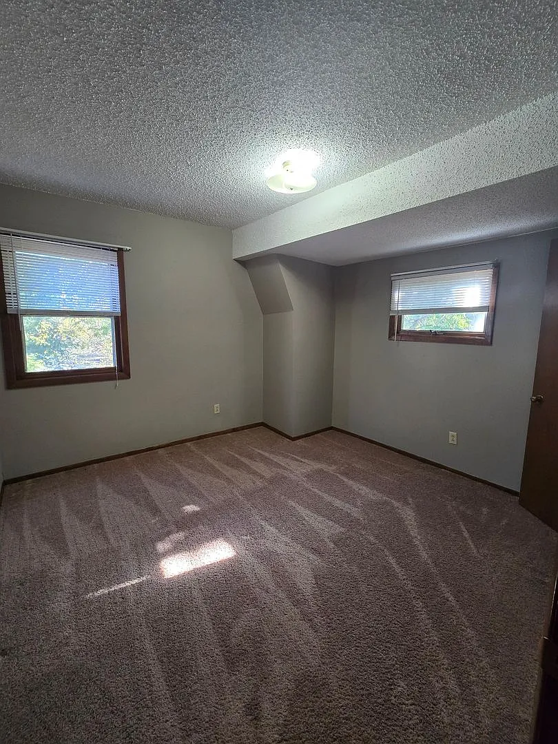 517 N 2nd St — Photo 3