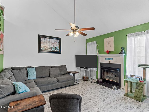 4th image of 4215 Devonshire Lane